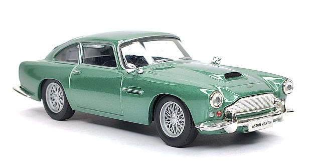 Aston Martin DB4