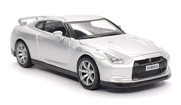 Nissan GT-R