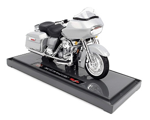 Harley-Davidson FLTR Road Glide 2002 with stand