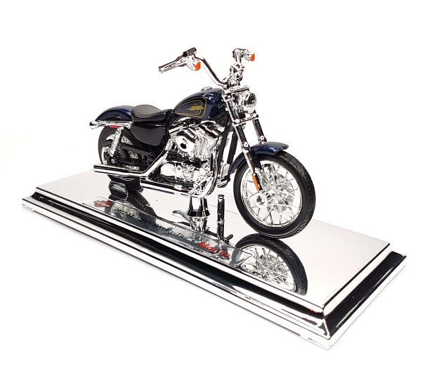 Harley-Davidson XL 1200V Seventy-Two 2013