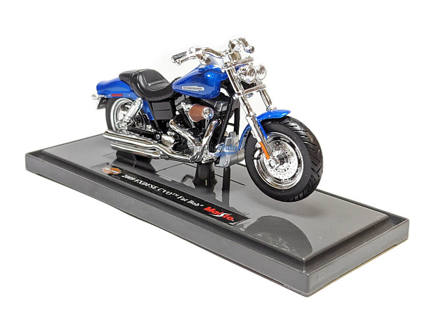 Harley-Davidson FXDFSE CVO Fat Bob 2009 with stand